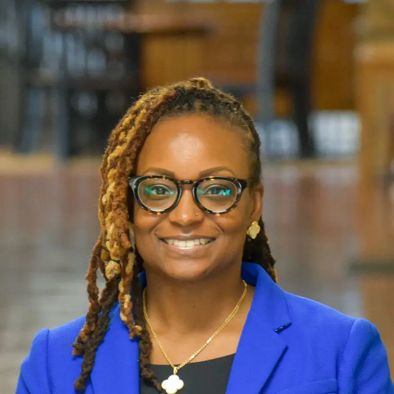 Headshot of Alicia Sanders