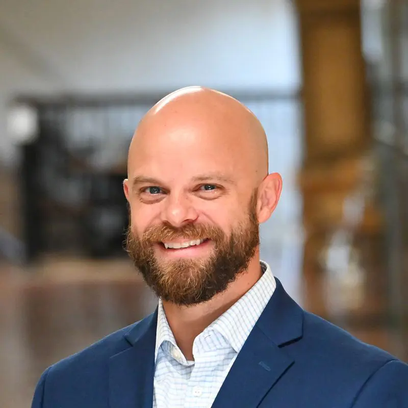 Headshot of Ryan Waggoner